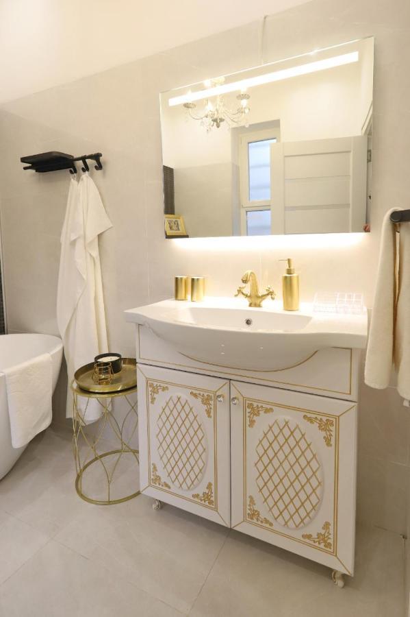 Central Luxury Apartments Oradea Εξωτερικό φωτογραφία